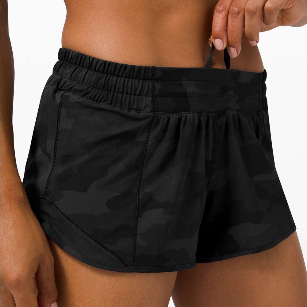 Lululemon Hotty Hot Black Camo Short  - 2.5